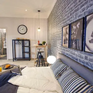 Frank-kiss Apartment